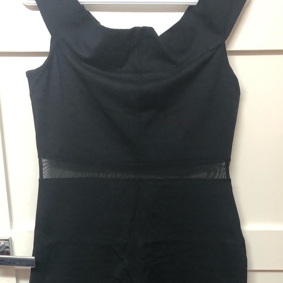 Body-con off-the-shoulder dress - Picture 4 of 5